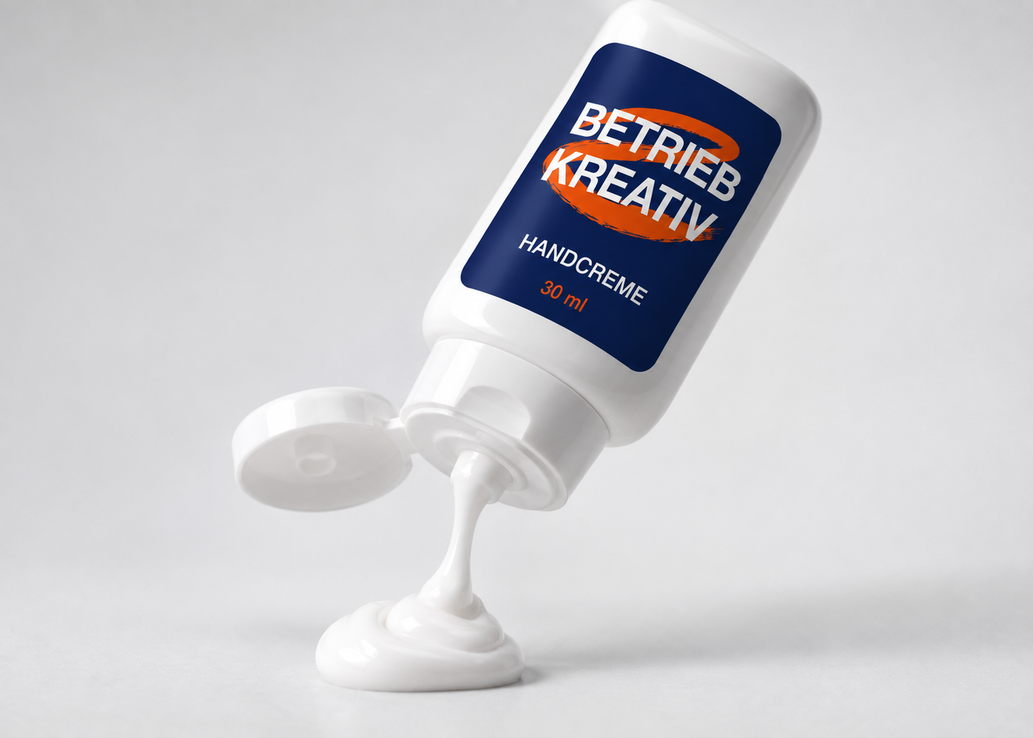 Handcreme-Tube 30 ml als Werbeartikel mit bedrucktem Logo von Betrieb Kreativ für Arztpraxen und Pflegedienste